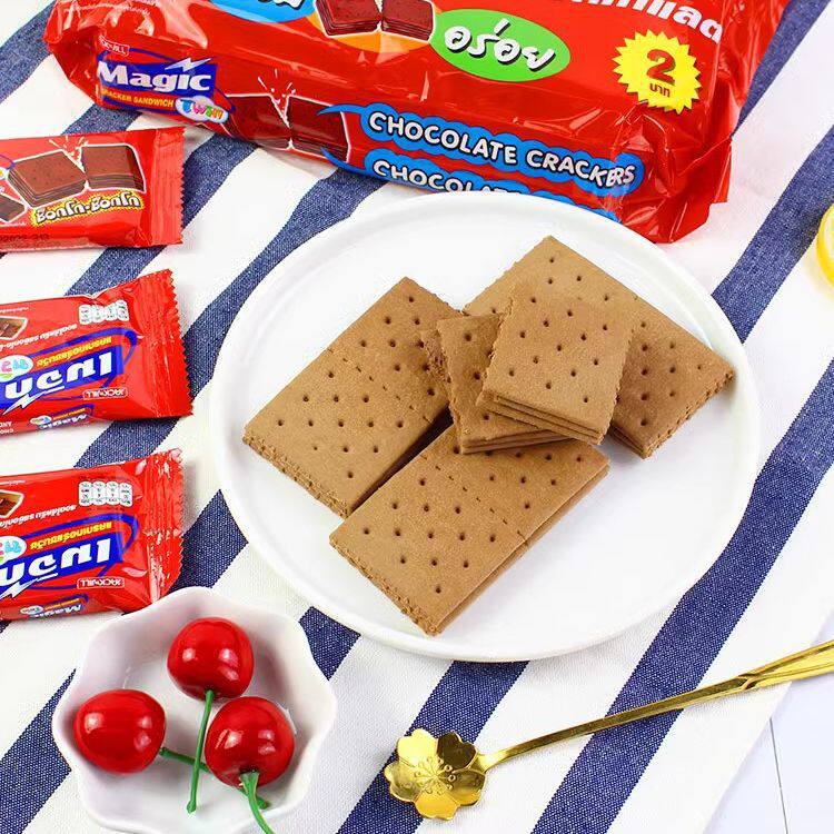 Thai imported food Zhenzhen butter chocolate flavor soda sandwich biscuits large bag Office Snacks