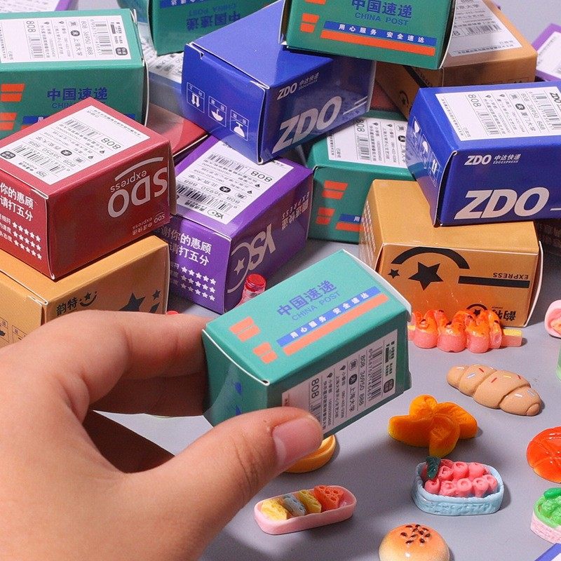 Trendy Mini Courier Blind Box Simulation Parcel Box Decoration Children's Pretend Play Toy Small Gift Wholesale