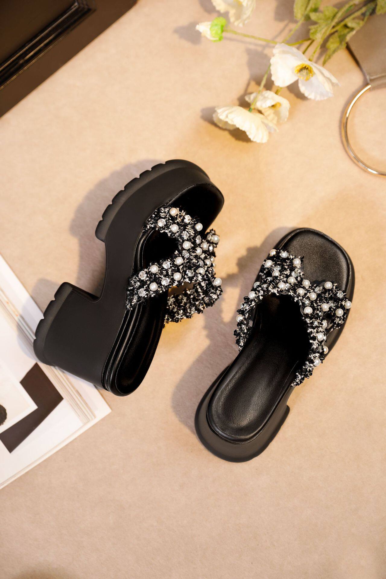 Dép sandal nữ quai chữ V đơn giản phong cách Chanel 2023 — Đen, Hồng, Trắng chi tiết 26