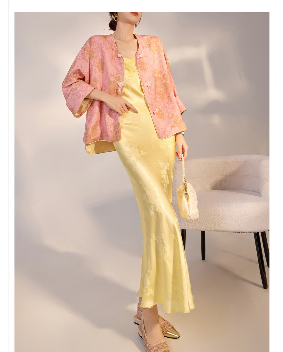 Set áo khoác jacquard dáng ngắn phối đầm hai dây cổ chữ V dài, họa tiết hoa thêu — Váy yếm (giao hàng trong 7 ngày), Áo Jacquard (giao hàng trong 7 ngày), Áo Jacquard (giao hàng trong ngày)