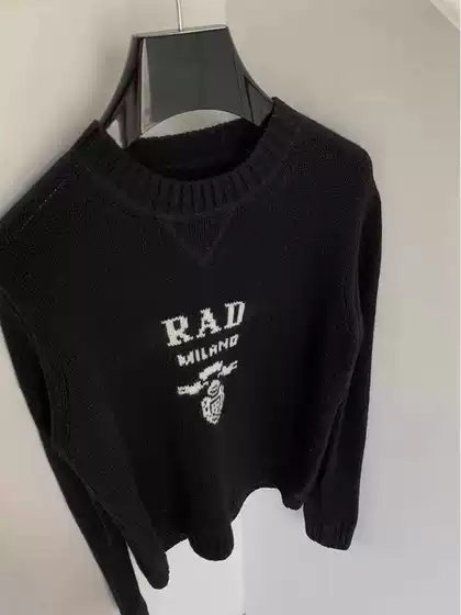 25 Autumn/Winter New Letter Inlaid Logo Cashmere Round Neck Knitted Sweater for Women's Inner Wear Classic Thick Wool Sweater