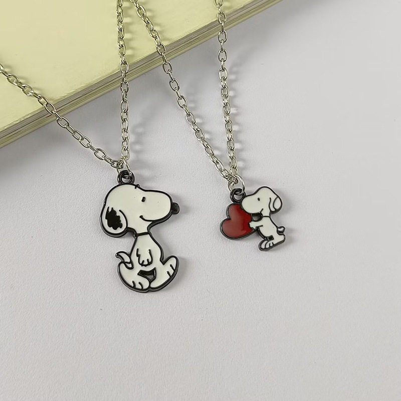 Classic Animated Cartoon Joint Snoopy Black and White Pendant Cool Disco Hip-Hop Trendy Girlfriends Couple Sweater Chain