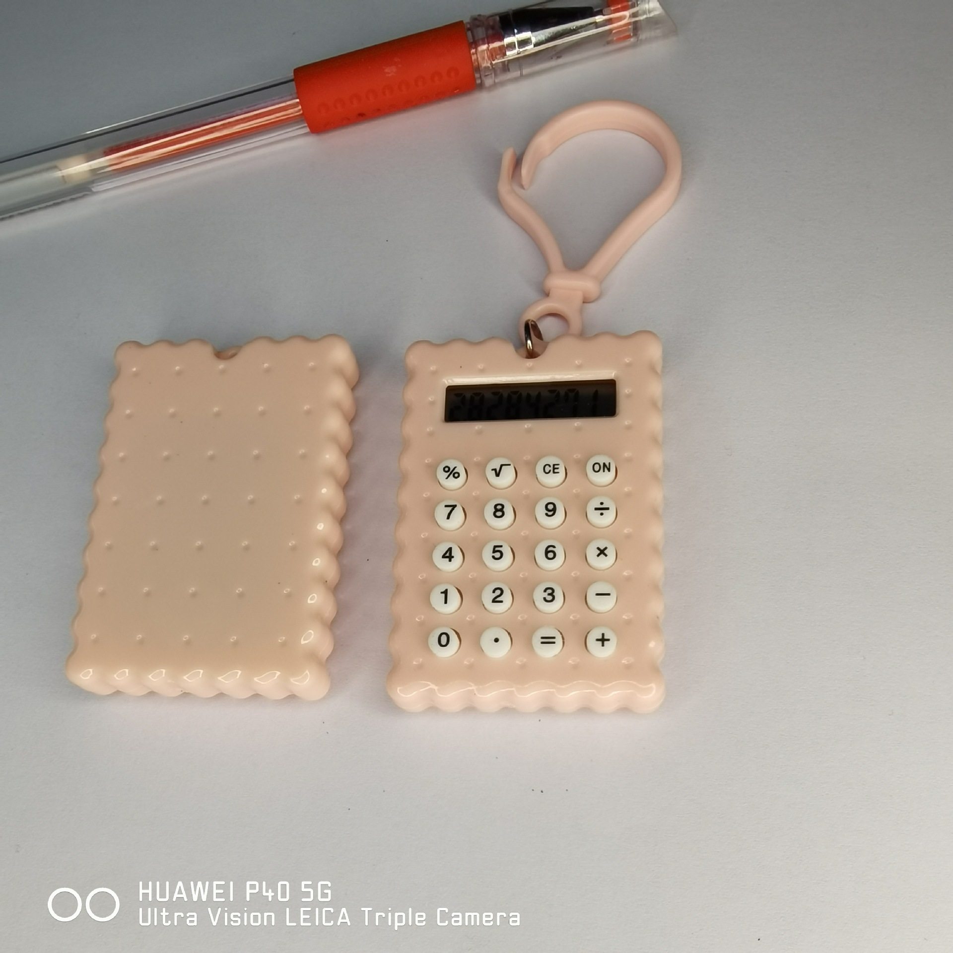 厂家批发学生小号迷你计算器高颜值可爱随身纽扣电池饼干计算机