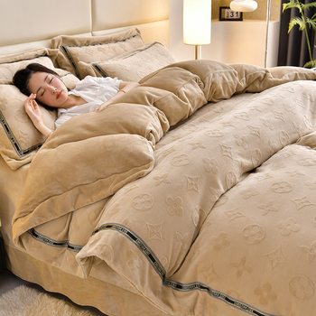 High weight milk velvet four-piece Winter thick warm carved velvet three-piece baby velvet bed sheet quilt cover wholesale