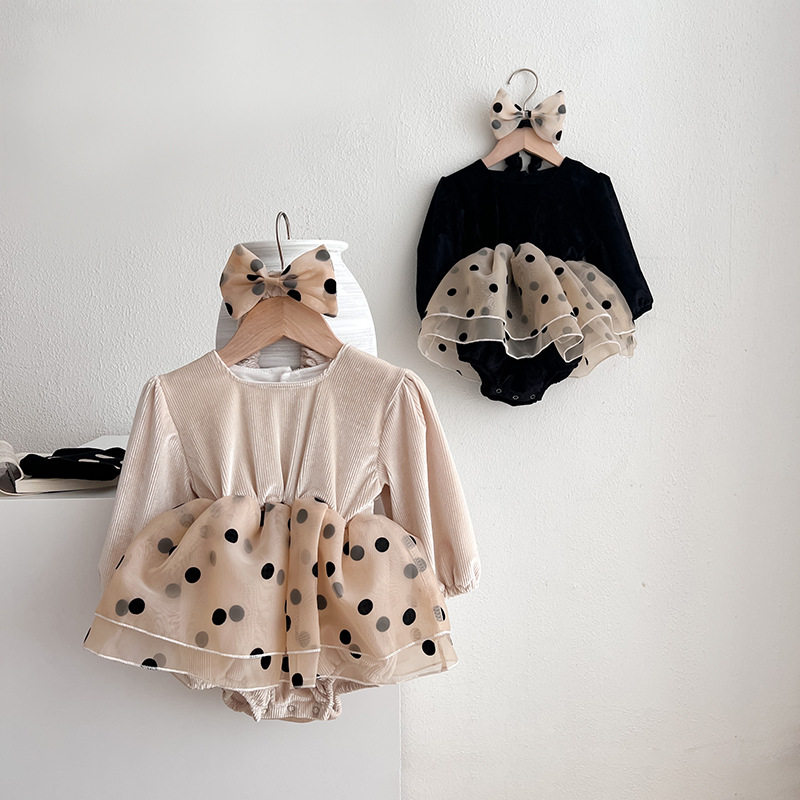 2026 Autumn Baby Clothes Sweet Organza Romper for Girls New Polka Dot Triangle Crawling Suit with Socks