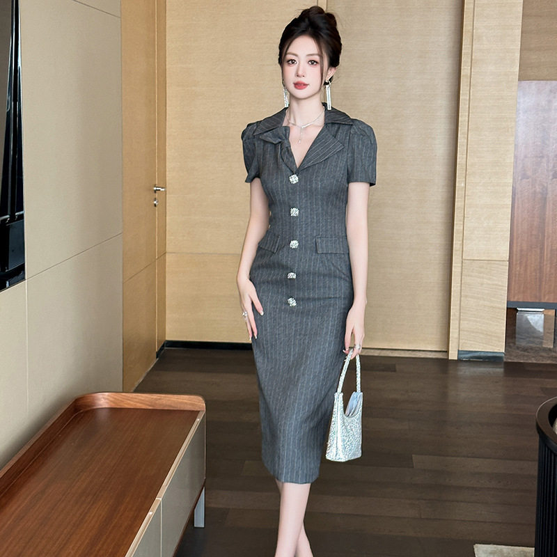 Đầm ôm body nữ cổ V tay ngắn họa tiết sọc kẻ phong cách Pháp — [Xám]