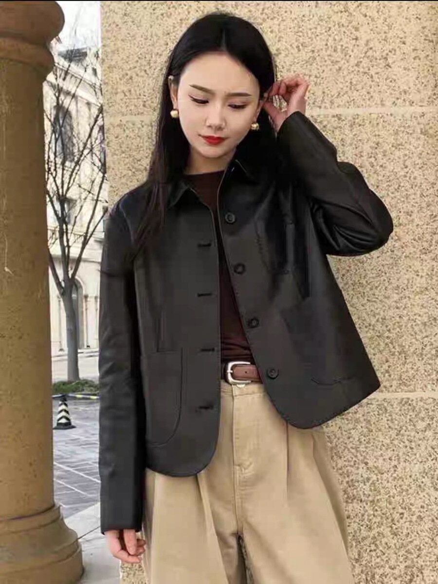 Áo khoác da cừu nữ cổ vuông dáng ngắn thanh lịch — đen