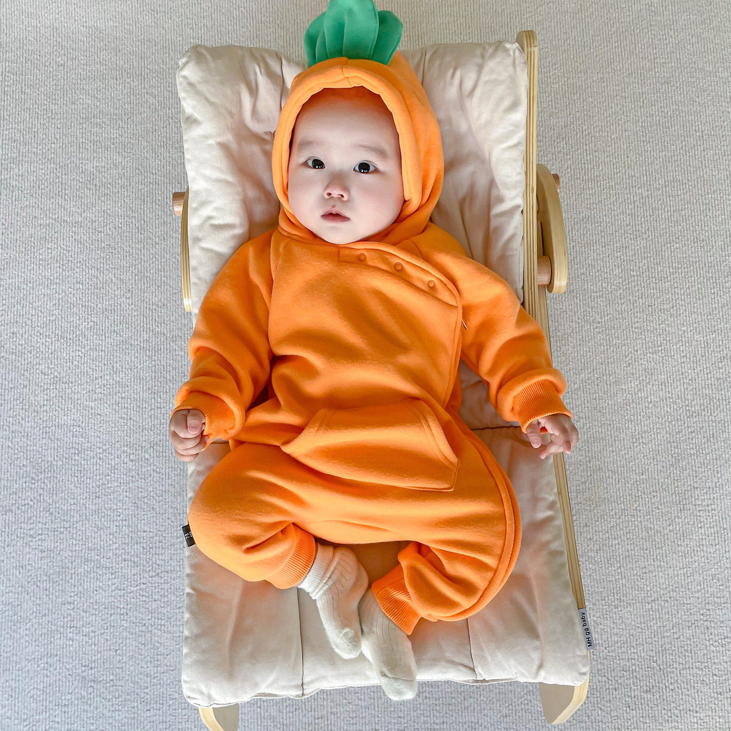 Cross-border ins Korean version of baby autumn and winter plus velvet hoodie baby climbing clothes cute baby go-out jumpsuit thick