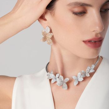 New Style Distinctive Rhinestone Flower Open Collar Women's High-end Fashion Niche Diamond-encrusted Clavicle Chain Women's All-match Accessories