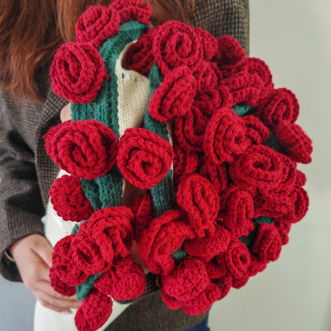 Finished goods delivery rose bouquet blanket hand woven diy crocheted flower blanket for girlfriend gift acrylic material