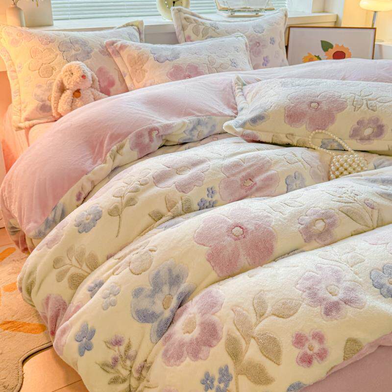 High-Density Milk Velvet Four-Piece Set for Supermarkets and Foreign Trade, Thickened and Warm for Winter Dormitory Use, Includes Three-Piece Bed Sheet and Duvet Cover