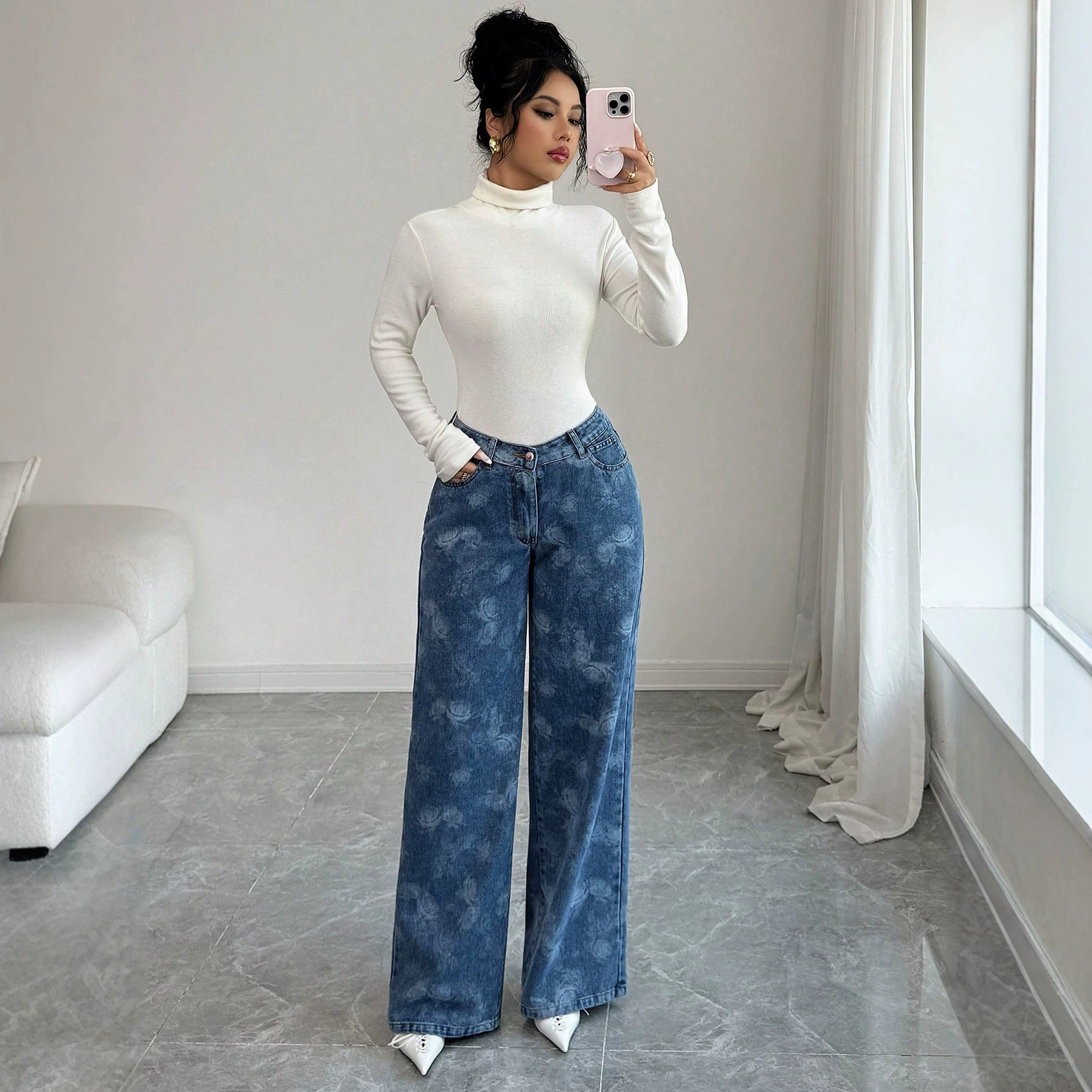 Casual Womens Denim Jeans Trendy Style Versatile Fit Comfortable Fabric Everyday Wear Wholesale Available