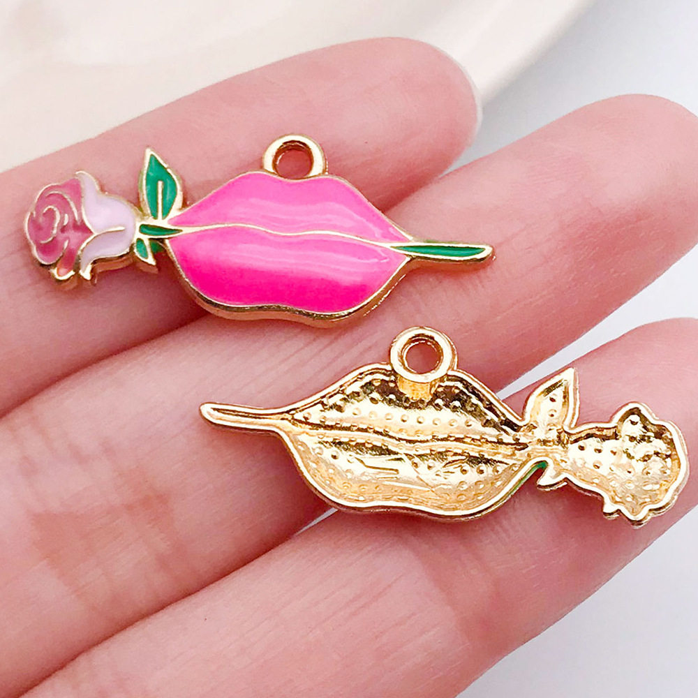 混50个红粉爱心桃心饰品配件 diy手链钥匙扣项链吊坠合金滴油挂件