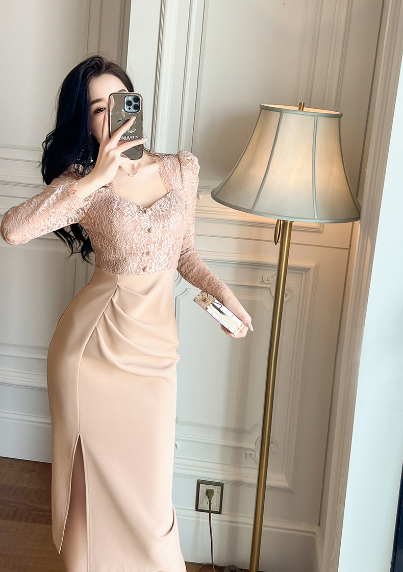 Váy liền nữ cổ vuông phối ren, thắt eo cao, dáng ôm vừa vặn, dài qua gối, phong cách thanh lịch — Màu Kaki