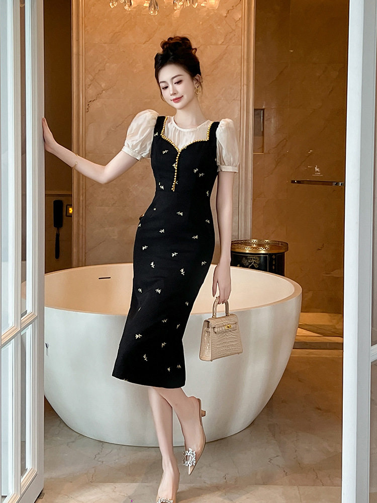 Đầm ôm body nữ cổ tròn tay bồng phong cách Pháp — [Đen]