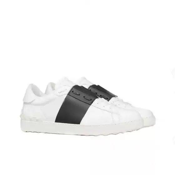 White Leather Sneakers for Men, Fashionable Trendy Couple Shoes, Unisex Style, Export V-Style Casual Sports Shoes with Studs
