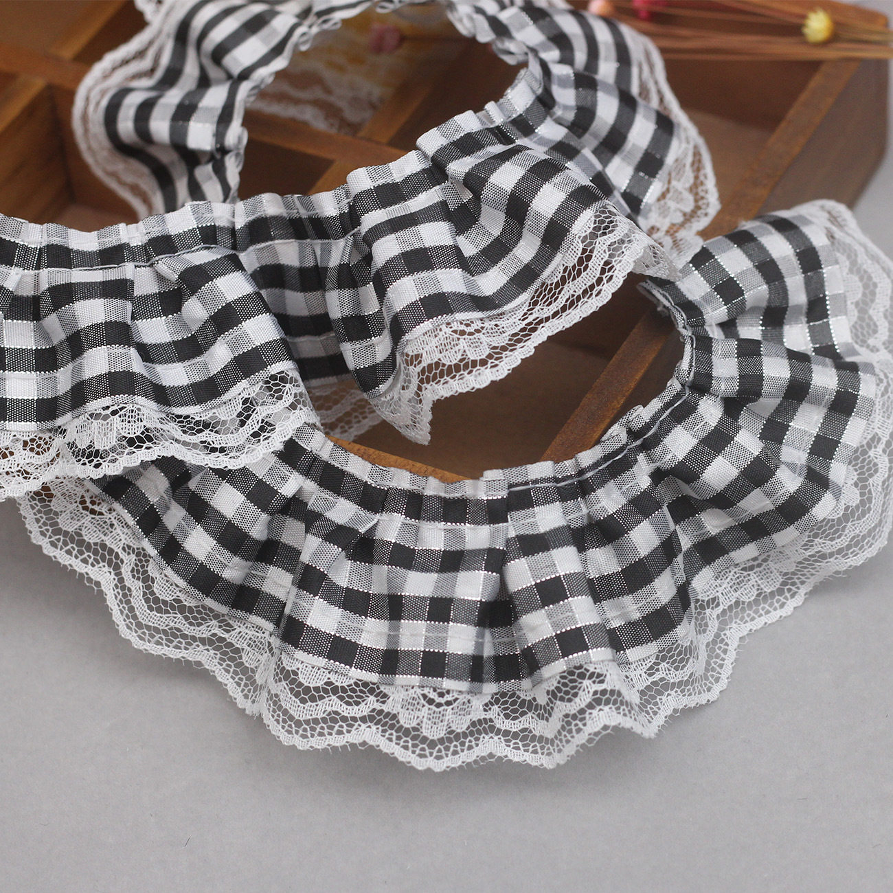 Spot 5.5cm Plaid lace pet supplies toy skirt home textile process discount lace
