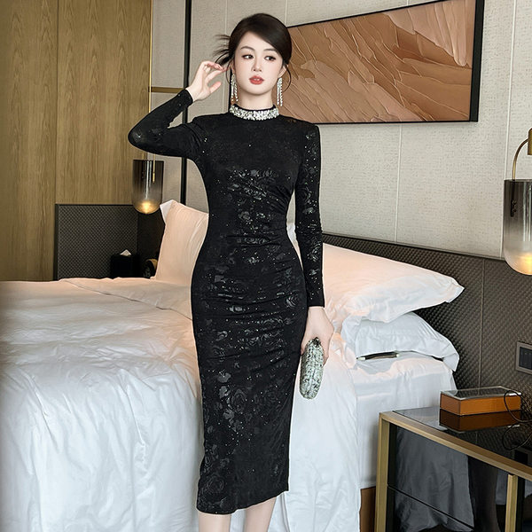 Váy Dạ Hội Nữ Dáng Ôm In Hoa Nhung Đính Đá Cổ Tròn Tay Dài Màu Đen