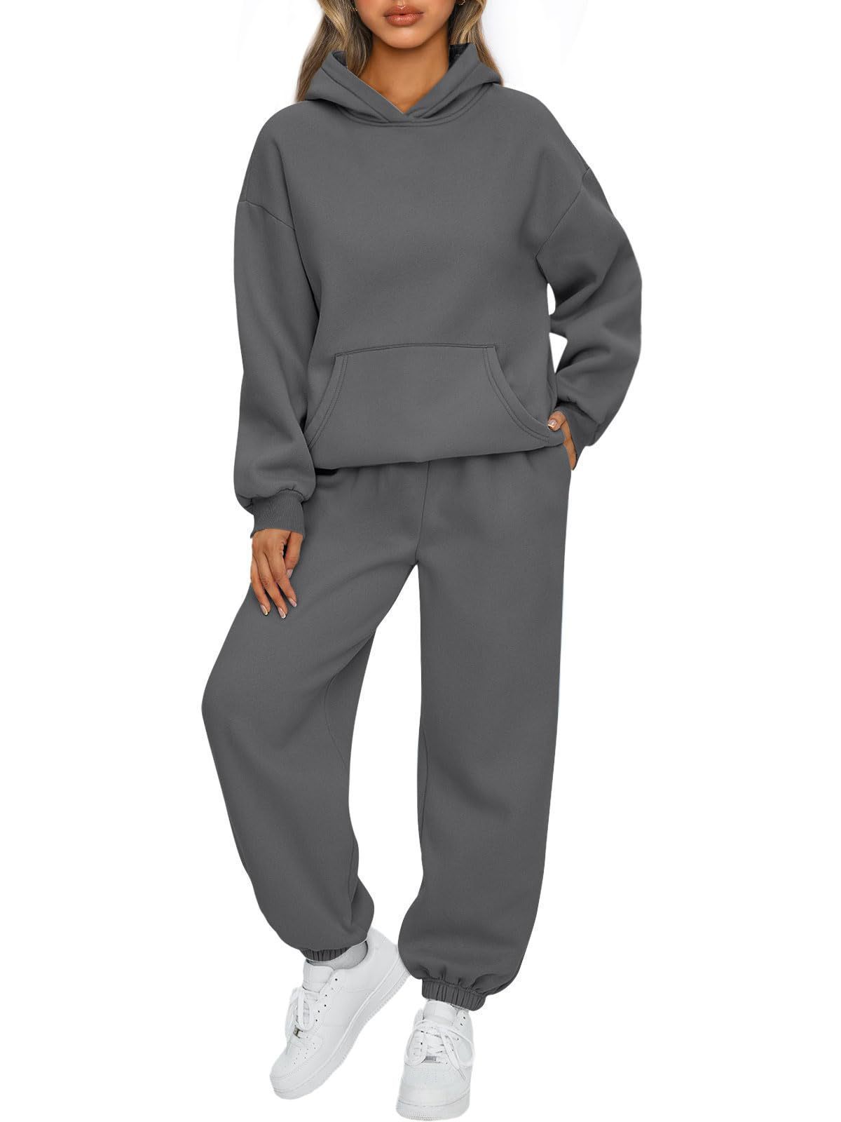 Casual Sports Hoodie and Jogger Set Solid Color Pocket Design Comfortable Fit Autumn Winter Collection Wholesale