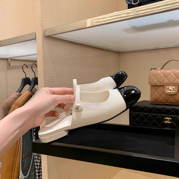 Chanel-Style Slip-On Shoes with Square Toe, Pearl Strap, Shallow Mouth, Versatile Mary Jane Half-Slipper for Women, Spring and Summer