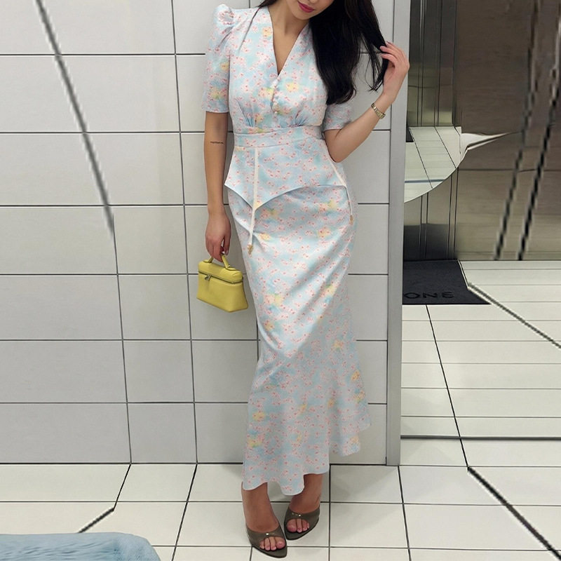 Floral V Neck Top and Fitted Midi Skirt Set Stylish Summer Womens Wear Elegant Design for Casual or Formal Occasions