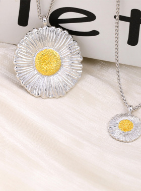 小红书爆款意大利雏菊项链新款纯银拉丝花朵锁骨链女直播热卖