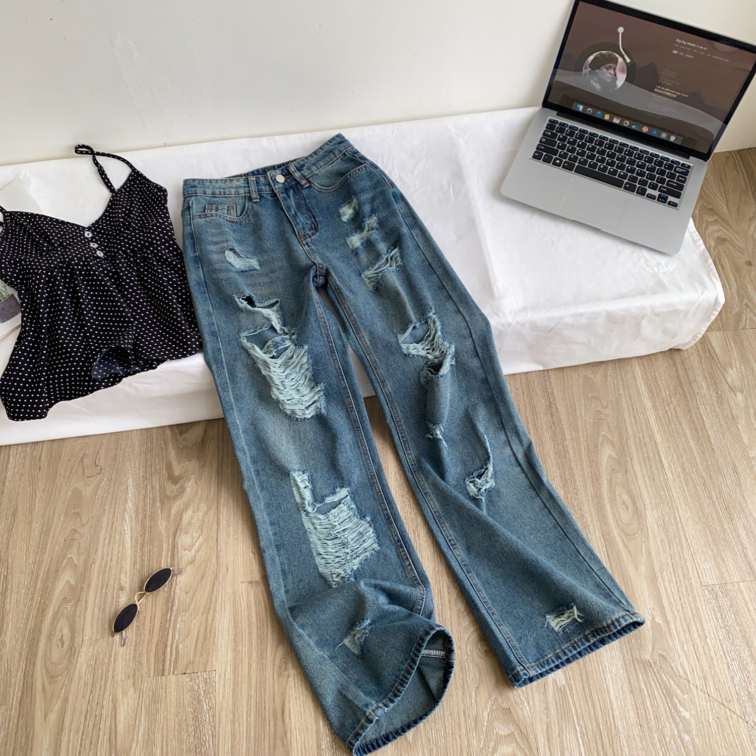 High Waisted Wide Leg Jeans for Women Korean Style Rhinestone Detail Distressed Design Casual Summer Wear Wholesale