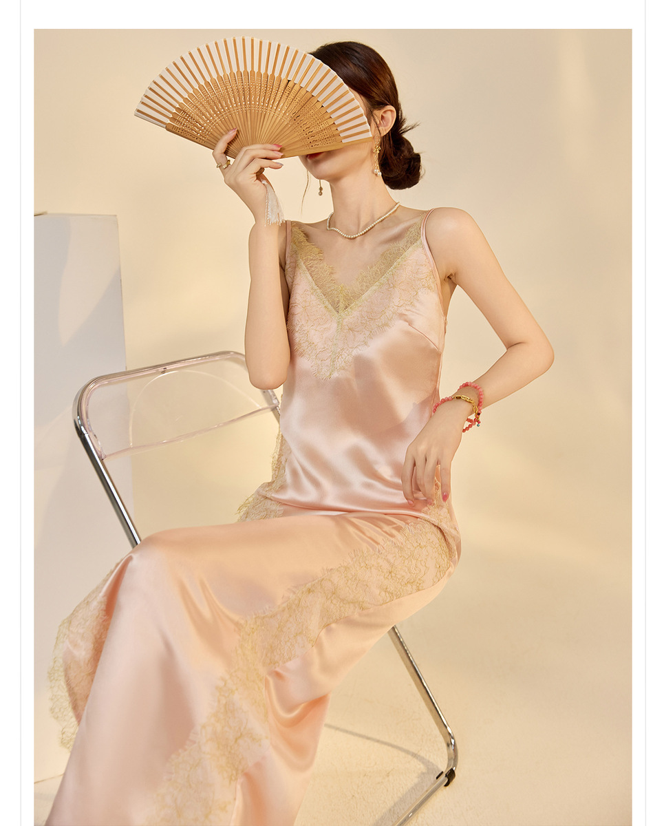 Set áo khoác cardigan dáng rộng phối váy hai dây ren gợi cảm — áo khoác màu hồng, Áo khoác mơ, váy treo