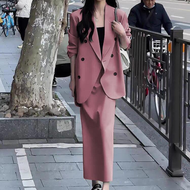Tailored Suit Set Loose Fit Elegant Design Stylish Blazer with Skirt Spring Fall Collection Wholesale Available