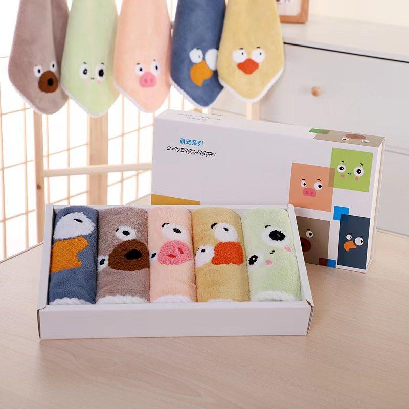 New coral velvet cartoon square towel gift box baby thickened absorbent towel gift box manufacturer square towel suit wholesale