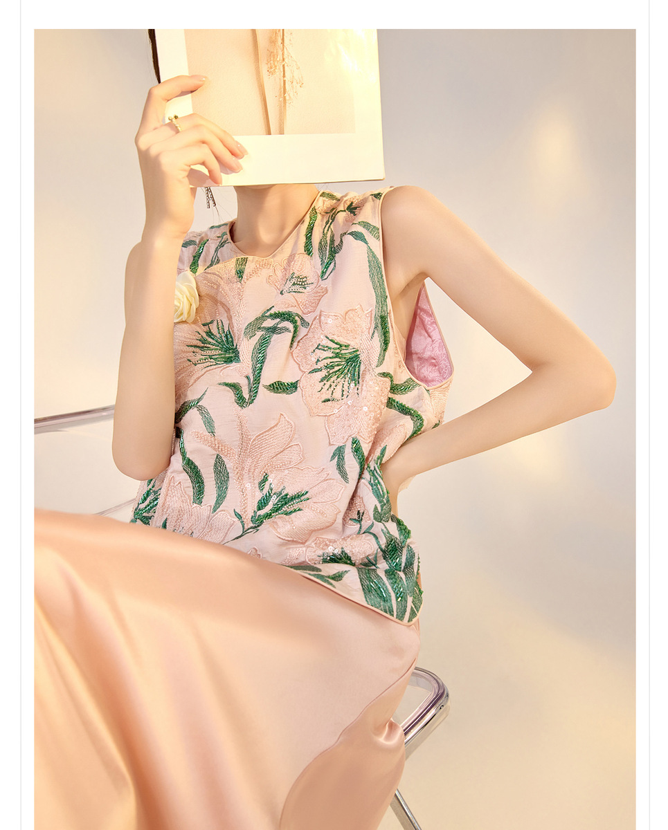 Áo vest nữ không tay thêu hoa nổi chất liệu satin phối họa tiết cành hoa — Hồng xanh (phát hành cùng ngày), Màu xanh hồng (giao hàng trong 7 ngày), Màu xanh mơ (giao hàng trong 7 ngày), Màu xanh mơ (phát hành cùng ngày)
