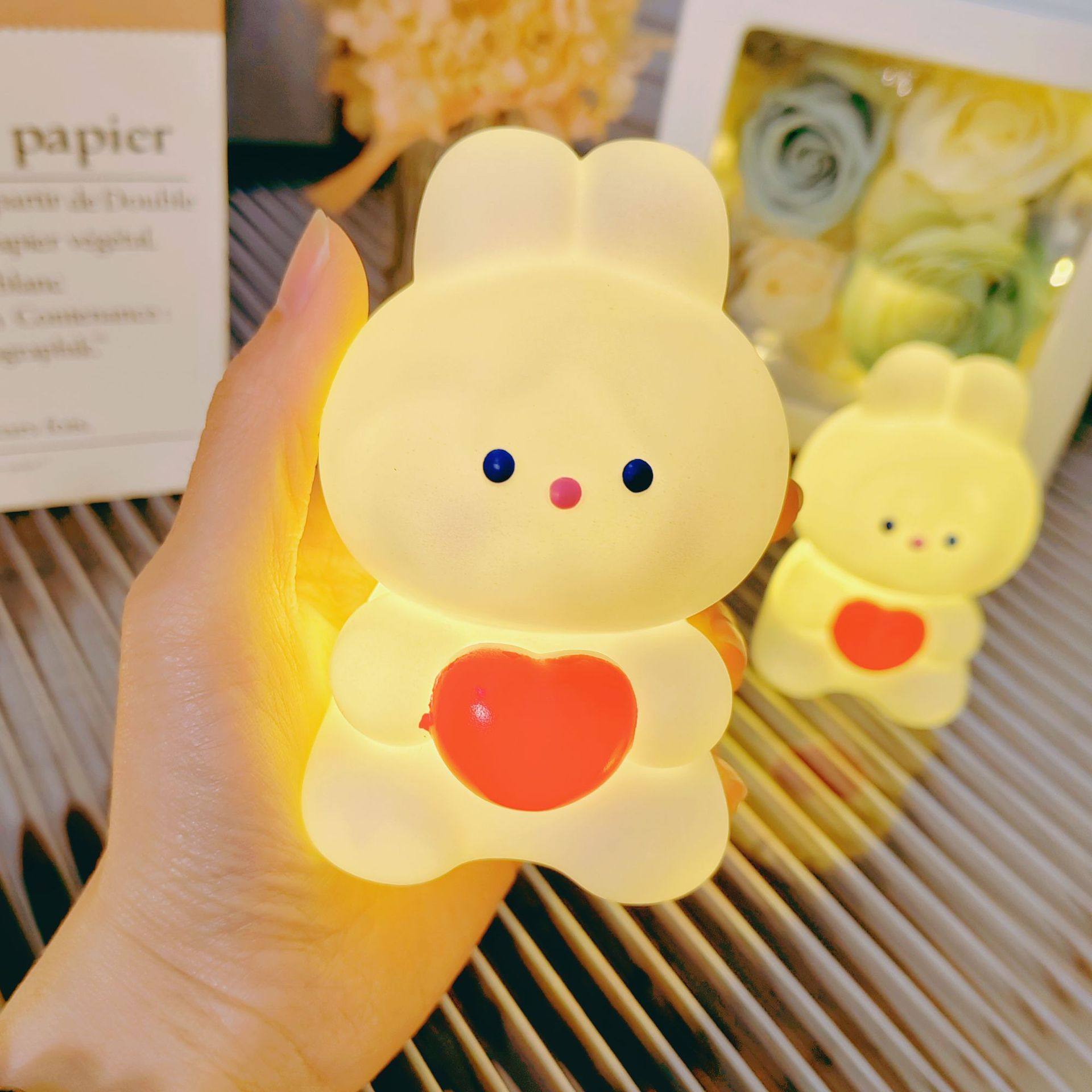 爆款网红发光玩具批发夜市摆摊小商品儿童小夜灯圣诞节生日伴手礼