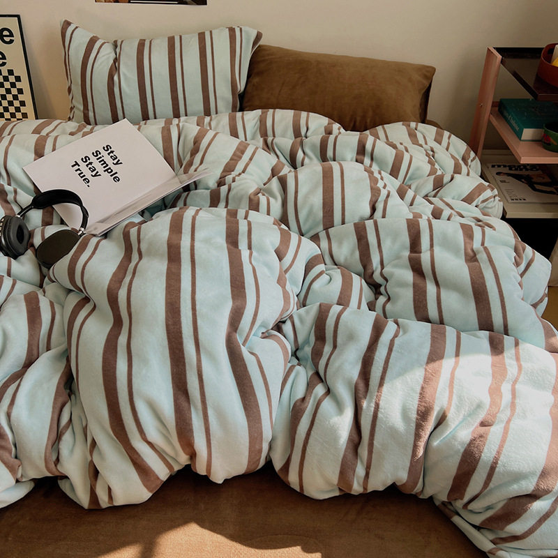 2025 New Mix and Match Stripesd Milk Velvet Four-Piece Set, One Pillowcase, Mint Chocolate