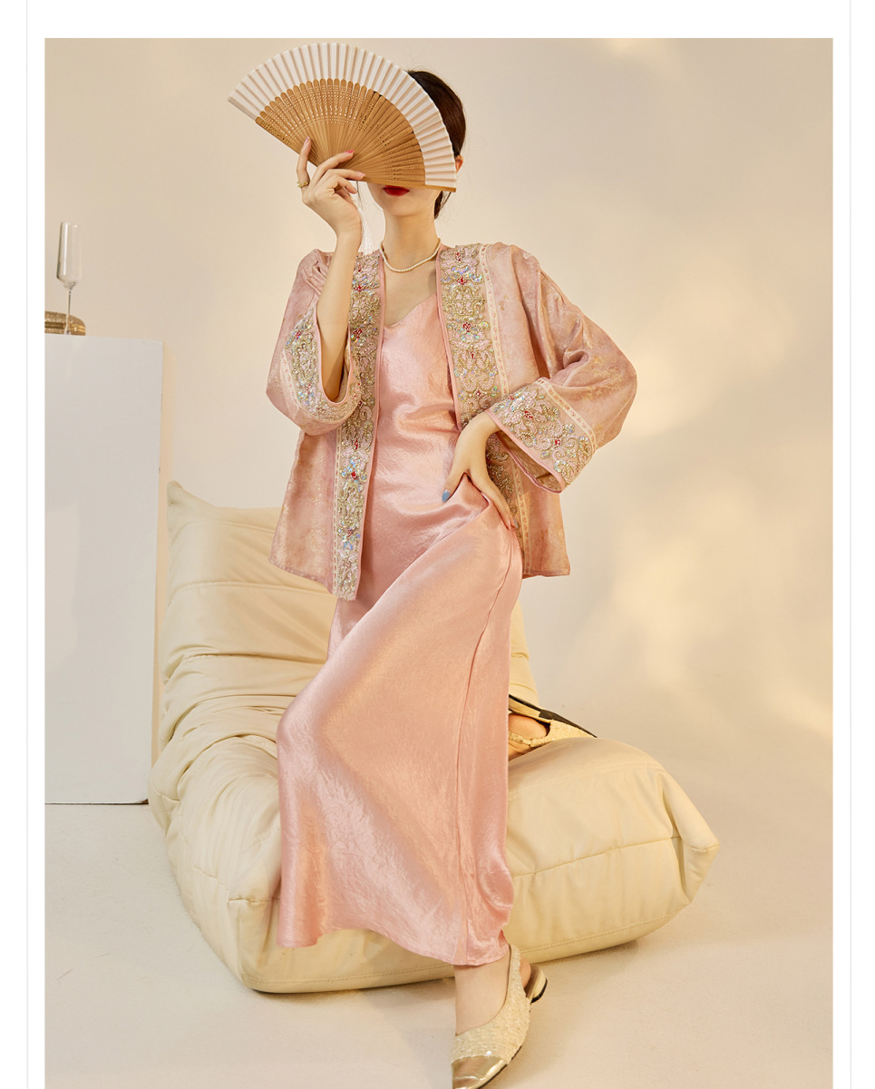 Áo khoác cardigan nữ thêu nổi cầu kỳ cổ chữ V dáng suông — Phấn phủ Peach Mist (giao hàng trong 7 ngày)