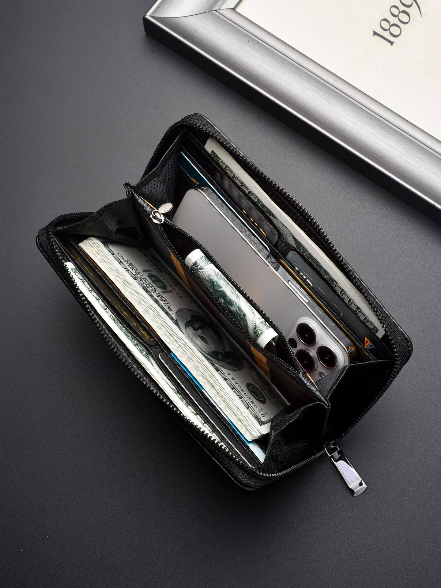 2026 New Men's Wallet, Long Style with Carbon Fiber Pattern, Business Clutch Bag with Zipper, Large Capacity and Multiple Card Slots