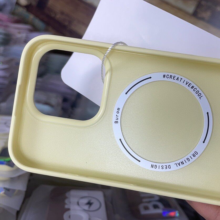 Suitable for iPhone 16 Pro Max Ultra-Thin Magnetic Liquid Silicone Phone Case, Apple 17 Lightweight Matte Skin-Feel Case