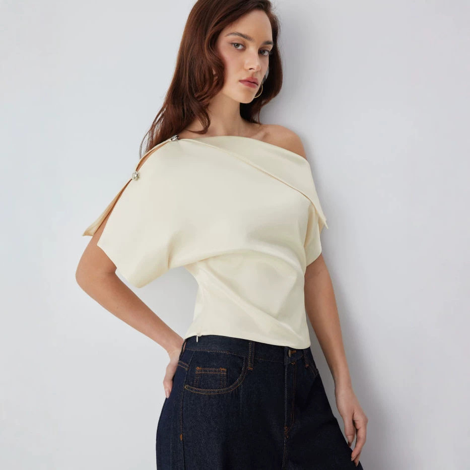 Off Shoulder T Shirt Slim Fit Short Sleeve Soft Fabric Unique Design Casual Wear for Women Wholesale Available