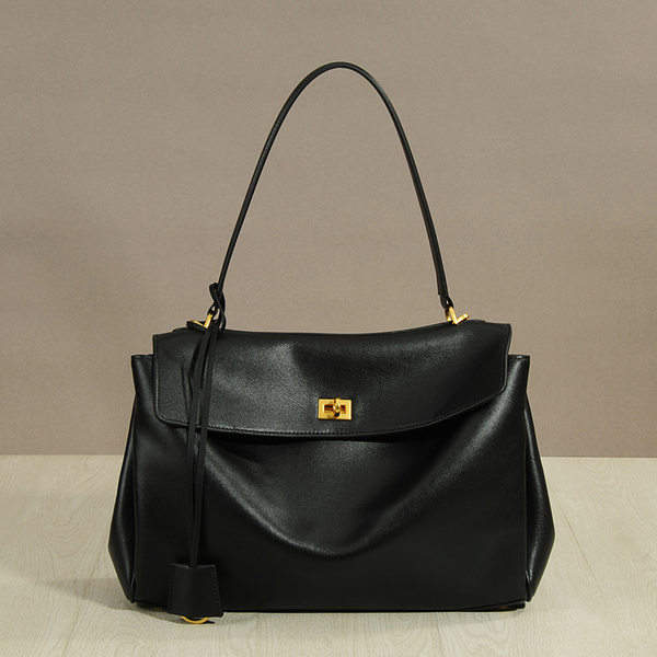 Túi Tote Nữ Da Bò Khóa Gài Rodeo Sức Chứa Lớn Màu Đen