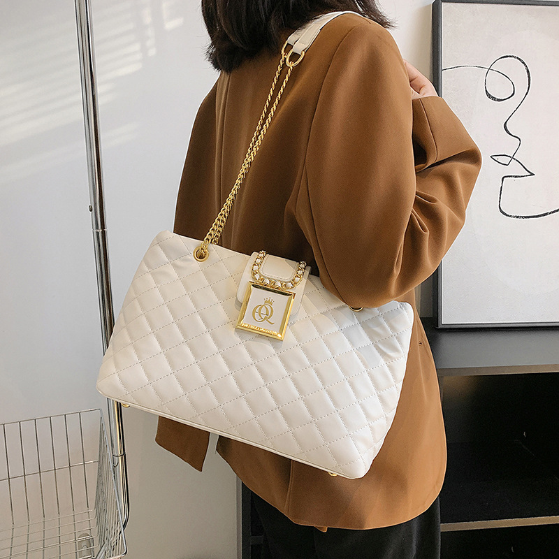 New Summer Live Broadcast Popular One-Shoulder Quilted Chain Large Capacity Simple Fashion Women's Bag 28 O1CN018zXPiQ1Lhe50nHZAj !!2214150501331 0 cib