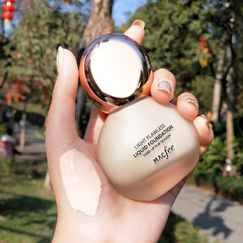 Macfee Small Light Bulb Concealer Liquid Foundation for Spots, Acne Marks, Non-Stuck Powder, Invisible Pores, Long-Lasting Makeup Liquid Foundation