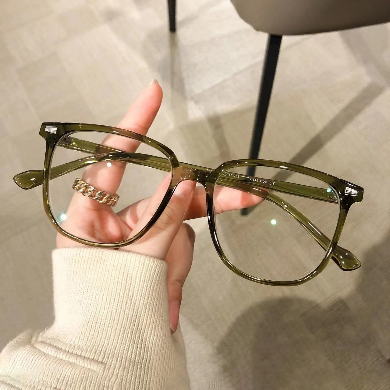 Flat Glasses Anti-blue Light Cyber Red Plain-made Artifact High-value Large-frame Round-face myopia Glasses Frame Can be equipped with power