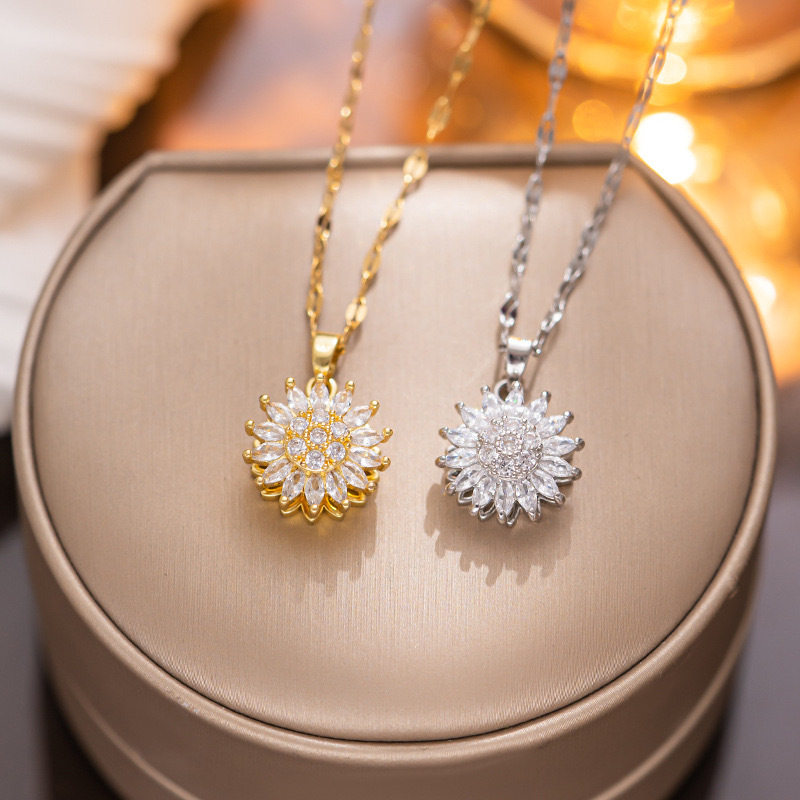 Summer New Titanium Steel Color-free Fashion All-match Necklace Women's Light Luxury Simple Niche High-end Pendant Women's Necklace