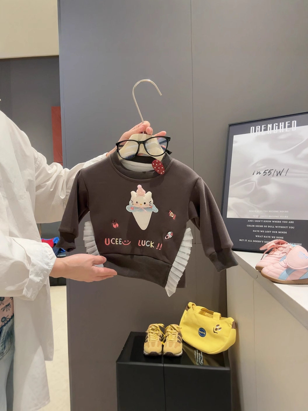 Baby Sweatshirt with 3D Embroidered Cat & Lace Trim, New Spring & Autumn Girls' Outfit, Stylish Sweet Top for Girls