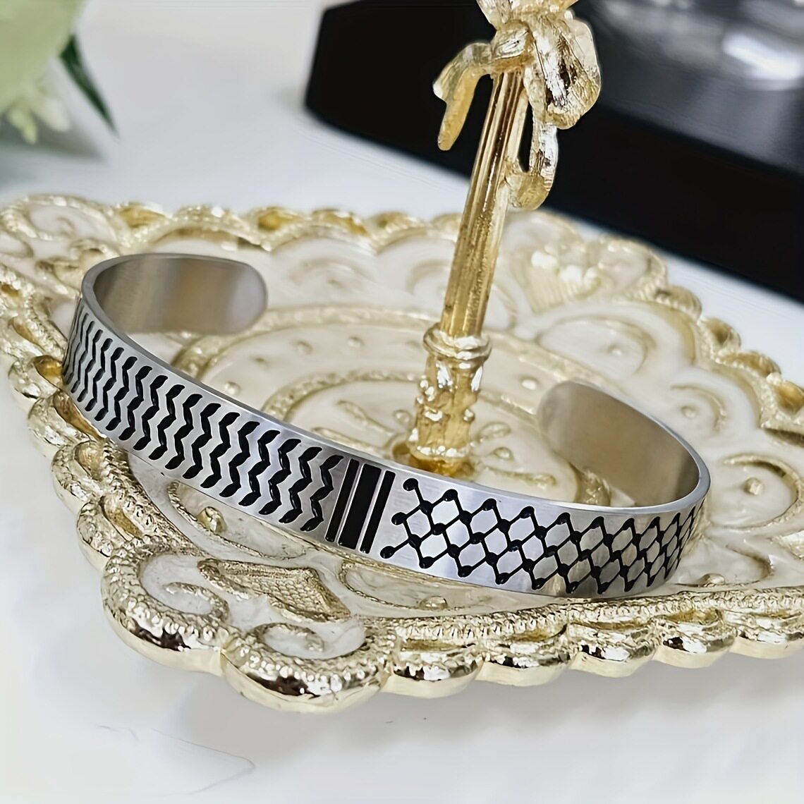 Amazon Hot Cross-border Glue Dropping Stainless Steel Scarf Flag Map Black Opening Bracelet European and American Contact