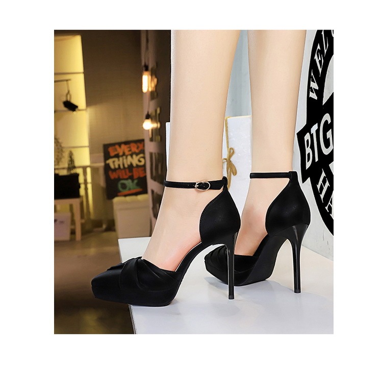 Sandal cao gót nữ mũi nhọn quai ngang đính nơ, đế xuồng 1.5cm, gót mảnh 10.5cm — Màu đen, Màu trắng be