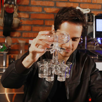 Amazon White Wine and Red Wine Decanter Six-Cup Liquor Set European-Style Imitation Glass Home Barware Set with Luminous Design