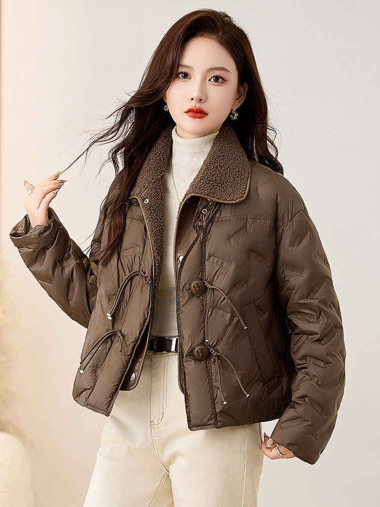 &Aacute;o Kho&aacute;c Phao Nữ L&ocirc;ng Vũ Thiết Kế Cổ Bẻ Thời Trang Giữ Ấm M&agrave;u N&acirc;u, X&aacute;m