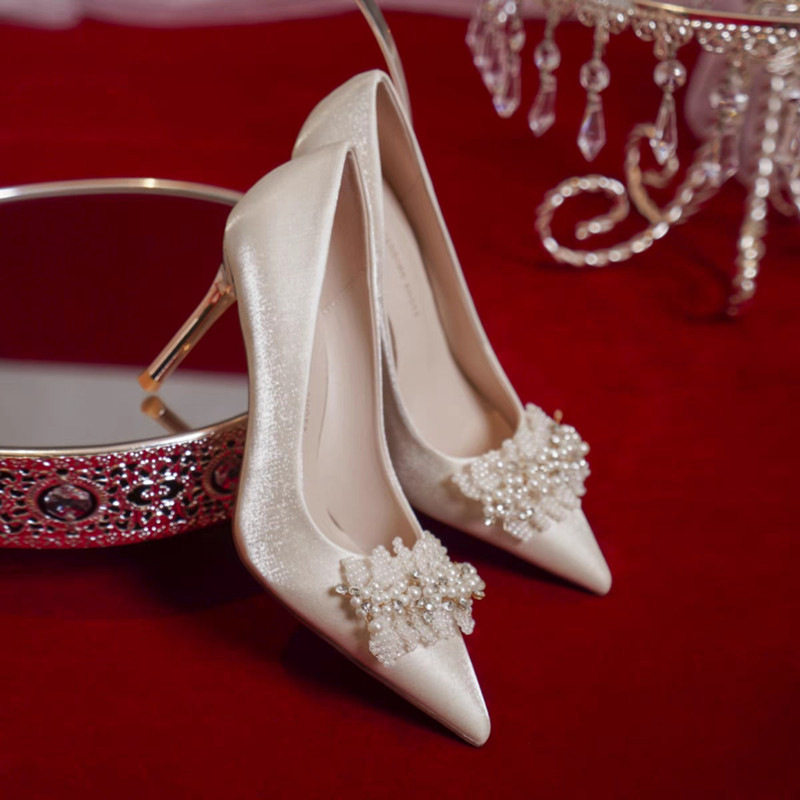 The main wedding dress and wedding shoes can usually be worn in French high-end niche French bridal shoes Xiuhe high-heeled shoes with stiletto heels