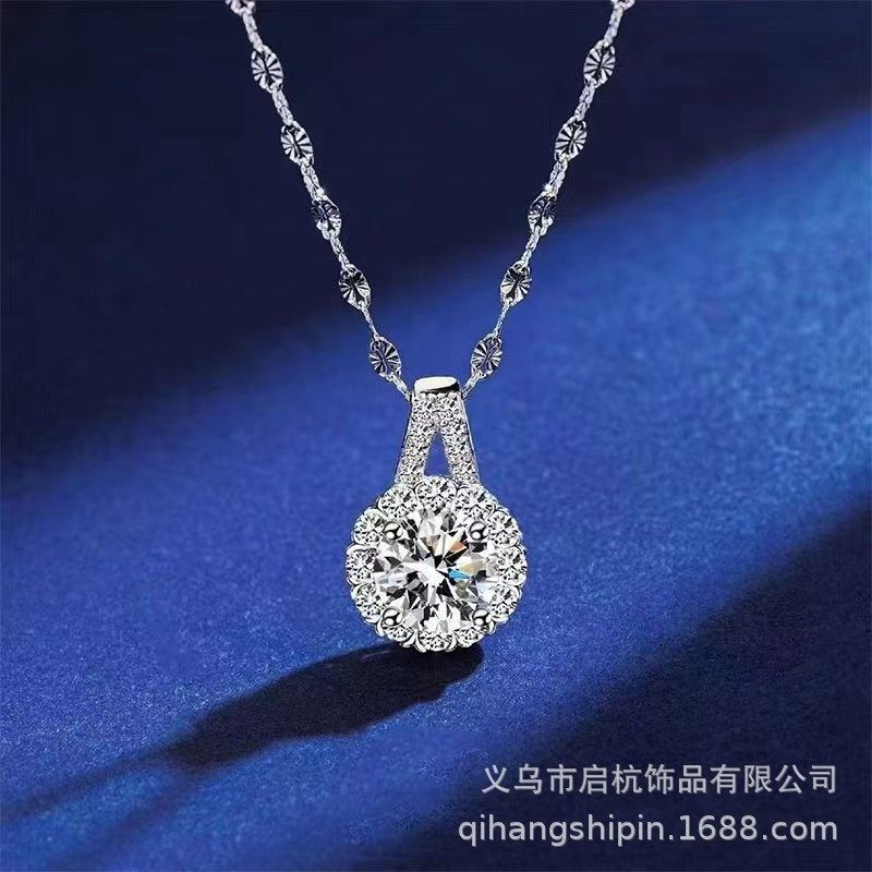 Titanium Steel Tiktok Hot-Selling Moissanite Chain Necklace, Light Luxury, High-End Fashion, Versatile, Elegant Lace Pendant Collarbone Necklace