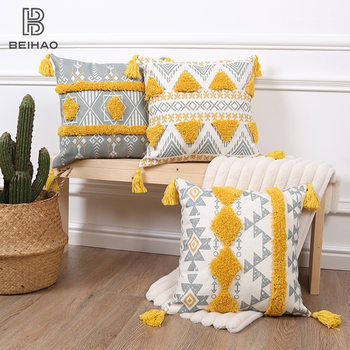 Source Factory New Pillow Tufted Print Ethnic Series Embroidered Tassel Geometric Factory Wholesale Cushion